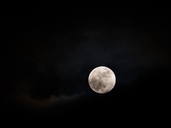 20160222-Moon-EM520007