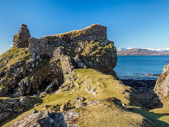 Dunscaith Castle, Tokavaig