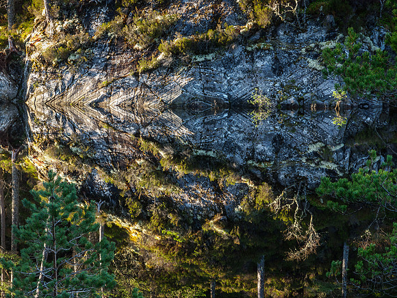 Loch Beinn a'Mheadhoin Reflections 4
