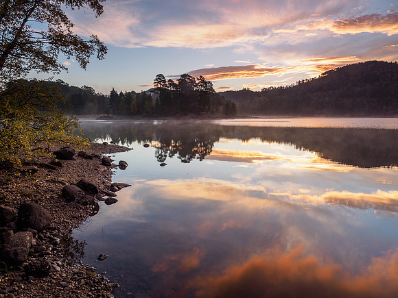 Loch Beinn a'Mheadhoin Dawn