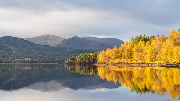 Loch Beinn a' Mheadhoin Reflection
