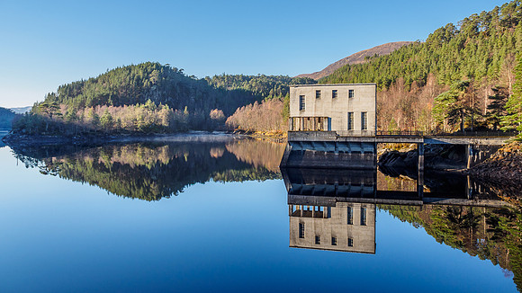 Loch Beinn a' Mheadhoin Mirror (1) [1811038]
