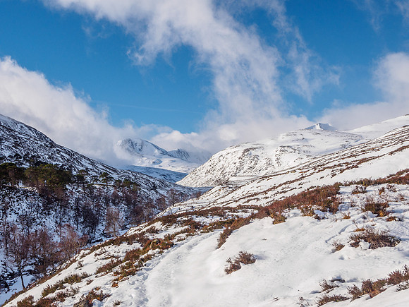 Behind Beinn A'Mheadhoin 4