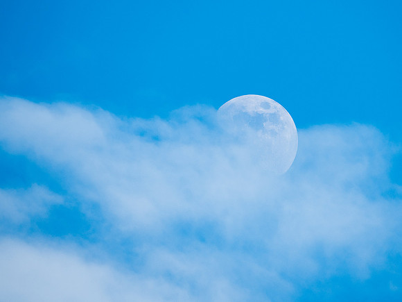 Moon Cloud