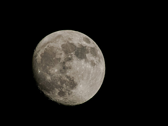 Waxing Gibbous [2001008]