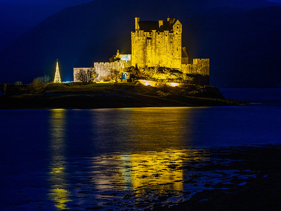 Eilean Donan Lights [1812024]