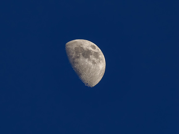 66.36% Waxing Gibbous Moon 30/03/2023