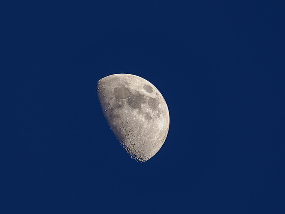 66.36% Waxing Gibbous Moon 30/03/2023