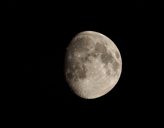 20160814-Moon-EM520001-2-Edit