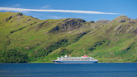 Cruising Loch Hourn