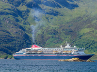 Cruising Loch Hourn