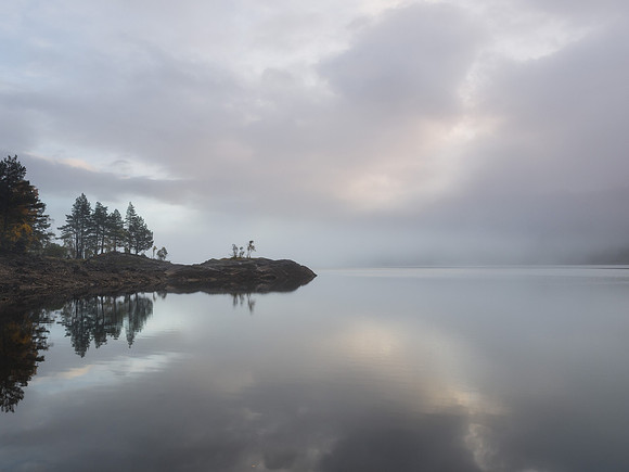 Misty Loch Beinn a'Mheadhoin